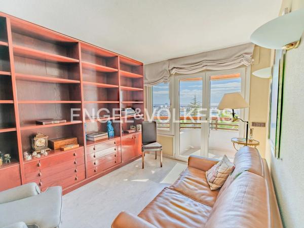 Piso en avenida de Ramón y Cajal