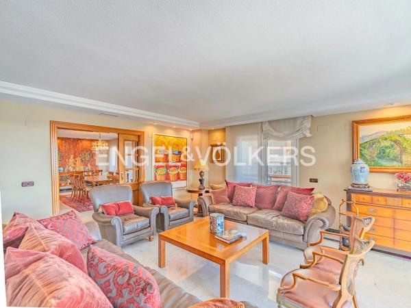 Piso en avenida de Ramón y Cajal