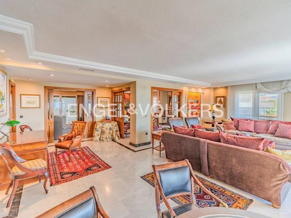 Piso en avenida de Ramón y Cajal