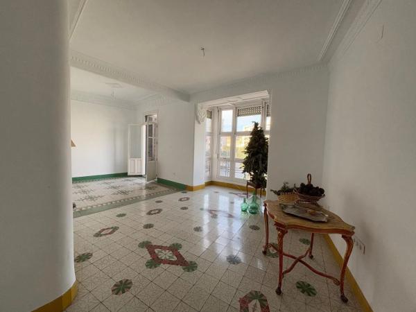 Piso en plaza de los Luceros, 3