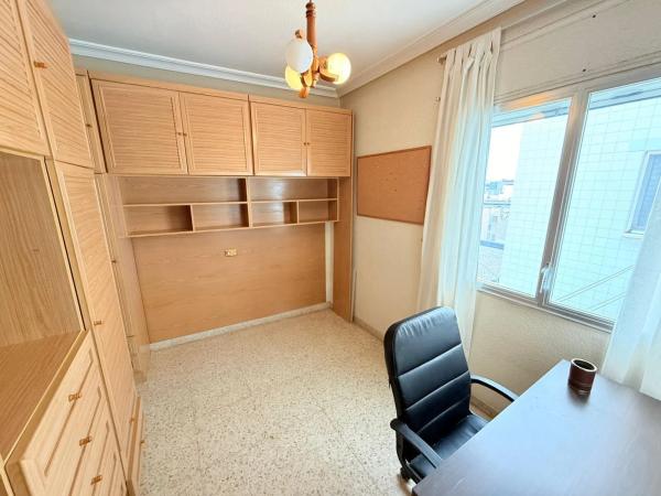 Piso en avenida Oscar Espla