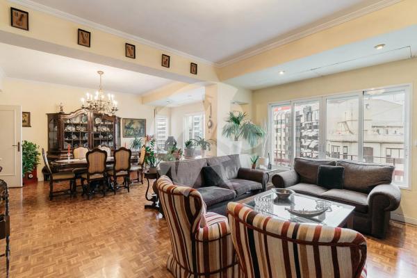 Piso en plaza de los Luceros