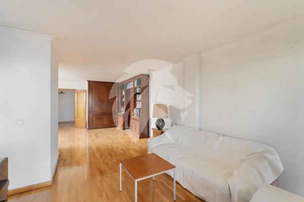 Piso en avenida de Loring