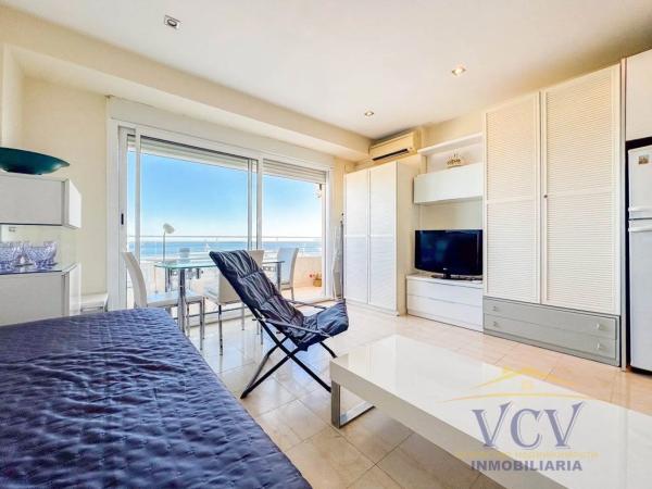 Estudio en calle Poeta Vila y Blanco