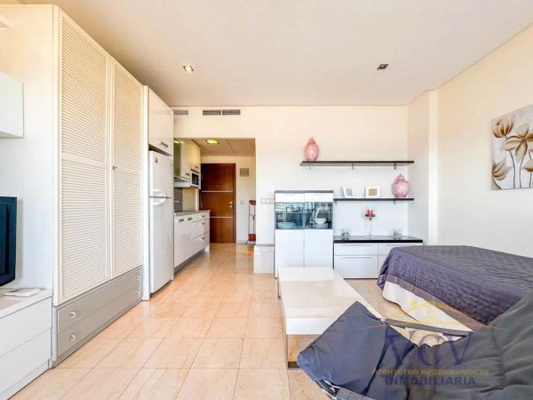 Estudio en calle Poeta Vila y Blanco