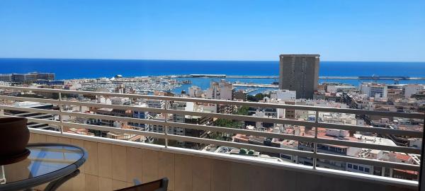 Estudio en calle Poeta Vila y Blanco, 4