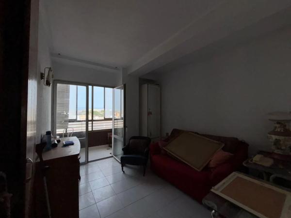 Estudio en calle Poeta Vila y Blanco