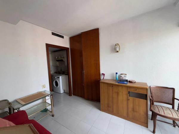 Estudio en calle Poeta Vila y Blanco