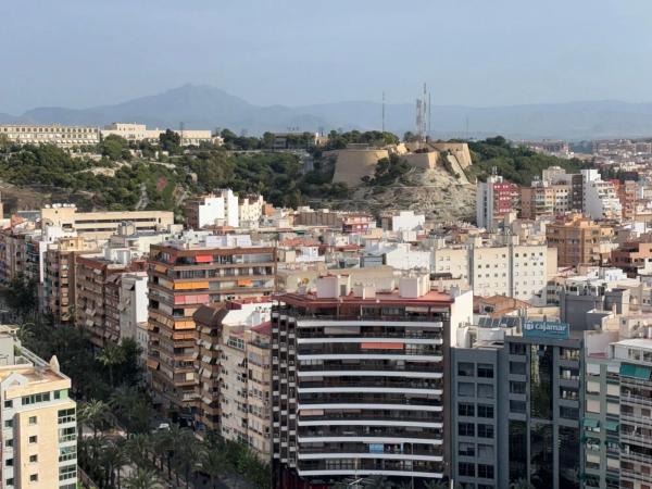 Estudio en calle Poeta Vila y Blanco