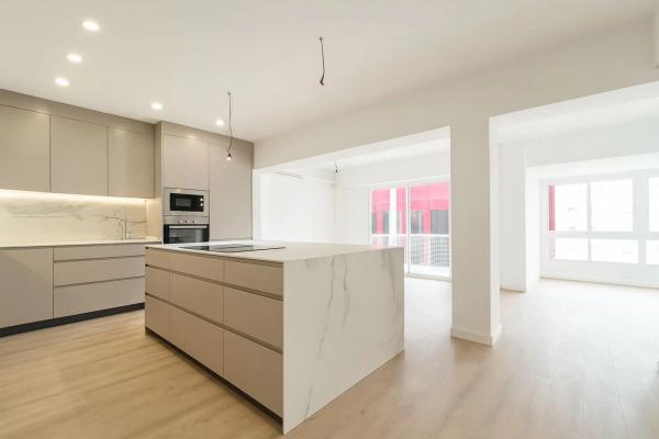 Piso en calle Reyes Católicos