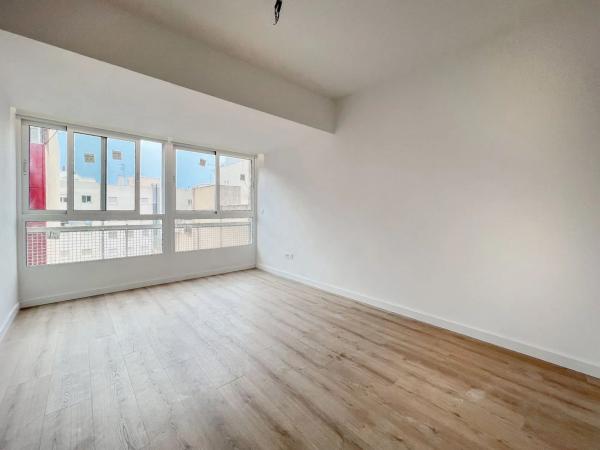 Piso en calle Reyes Católicos