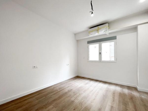 Piso en calle Reyes Católicos