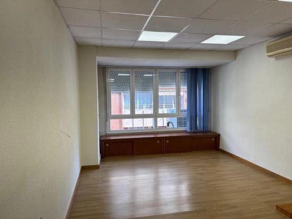 Piso en calle Pintor Cabrera, 8