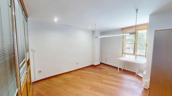 Piso en avenida Oscar Espla