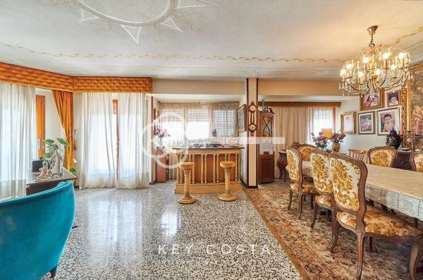 Piso en Poeta Quintana