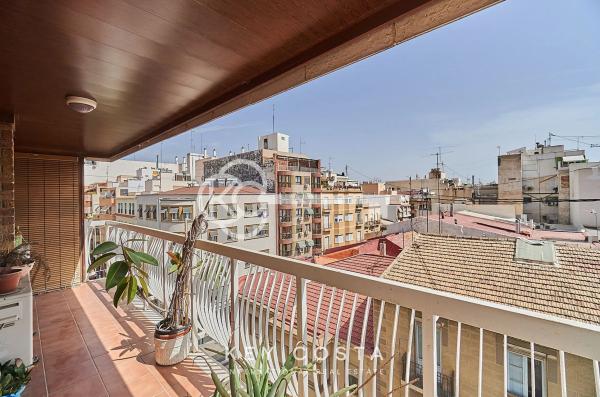 Piso en Poeta Quintana