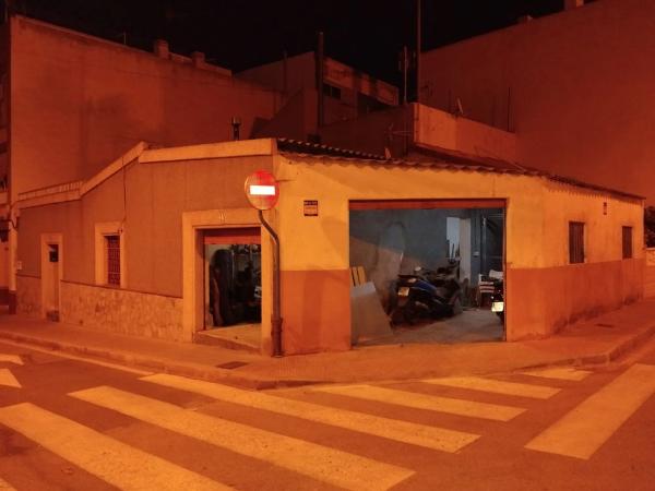 Chalet adosado en calle Ibi, 24