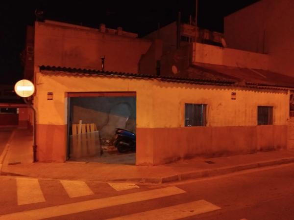 Chalet adosado en calle Ibi, 24