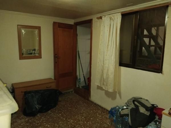Chalet adosado en calle Ibi, 24