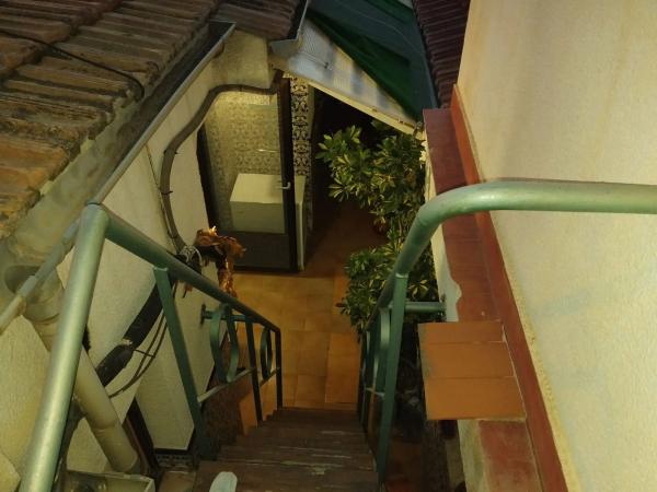 Chalet adosado en calle Ibi, 24