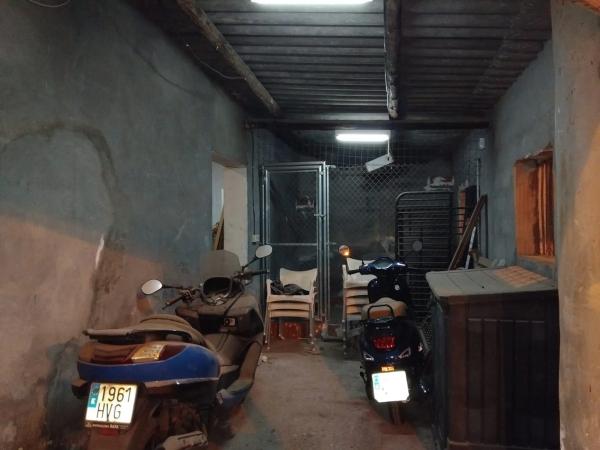 Chalet adosado en calle Ibi, 24