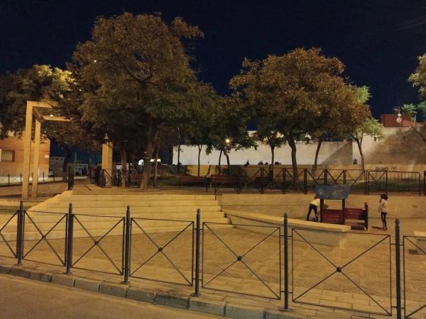 Chalet adosado en calle Ibi, 24