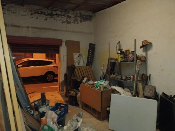 Chalet adosado en calle Ibi, 24