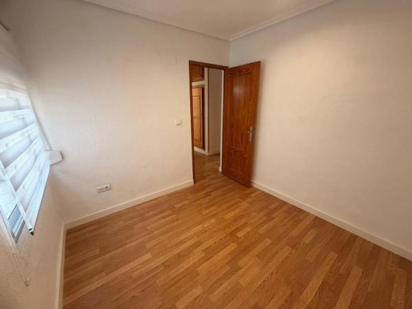 Piso en calle Virgen de las Nieves, 5