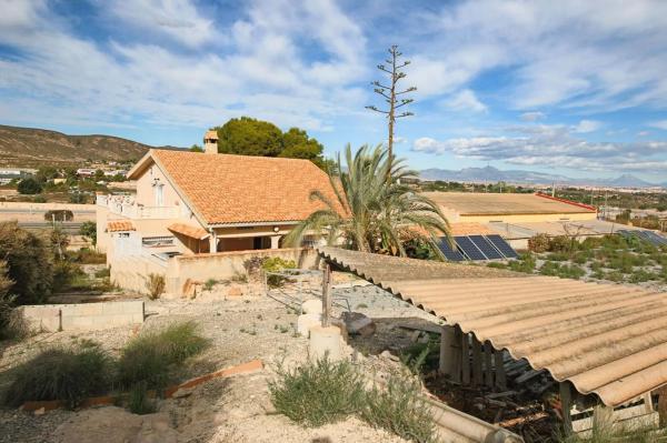 Finca rústica en camino Viejo de Elche