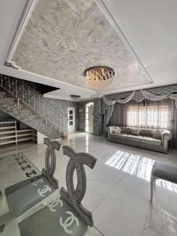 Casa independiente en calle Amadeo Valls