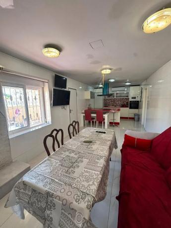 Casa independiente en calle Amadeo Valls