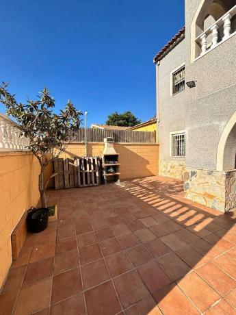 Casa independiente en calle Amadeo Valls