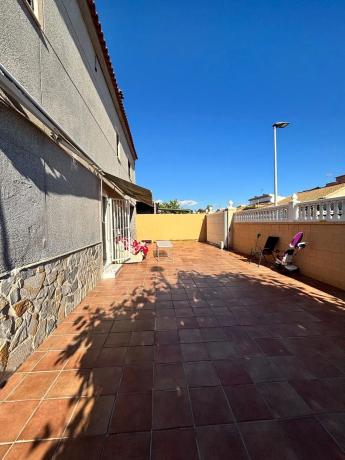 Casa independiente en calle Amadeo Valls