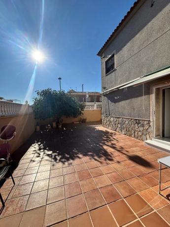 Casa independiente en calle Amadeo Valls