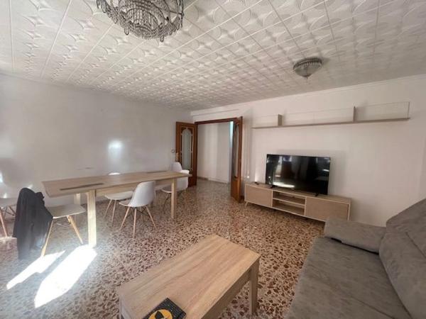 Piso en avenida Novelda