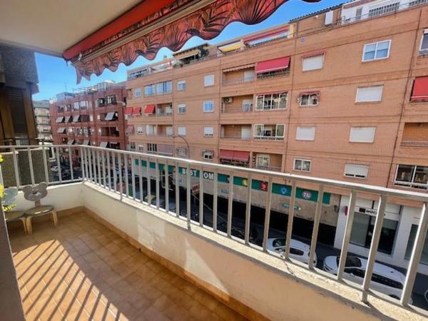 Piso en avenida Novelda