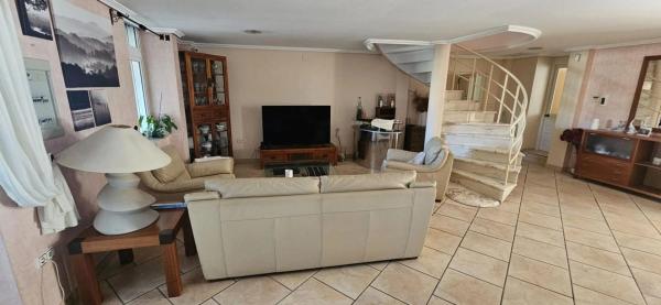 Casa independiente en camino Viejo de Elche