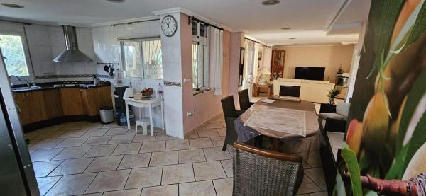 Casa independiente en camino Viejo de Elche