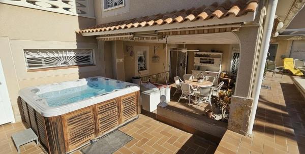 Casa independiente en camino Viejo de Elche