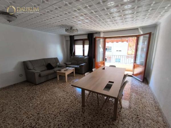 Piso en avenida Novelda