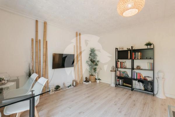 Piso en calle Uruguay