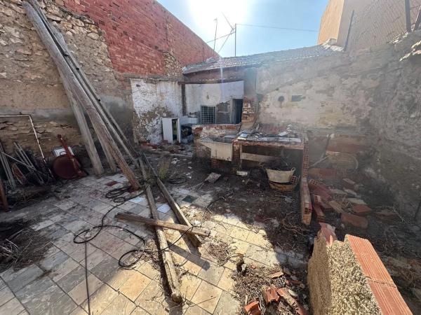 Casa independiente en calle la Nucía