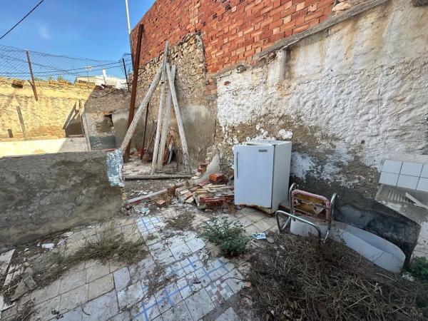 Casa independiente en calle la Nucía