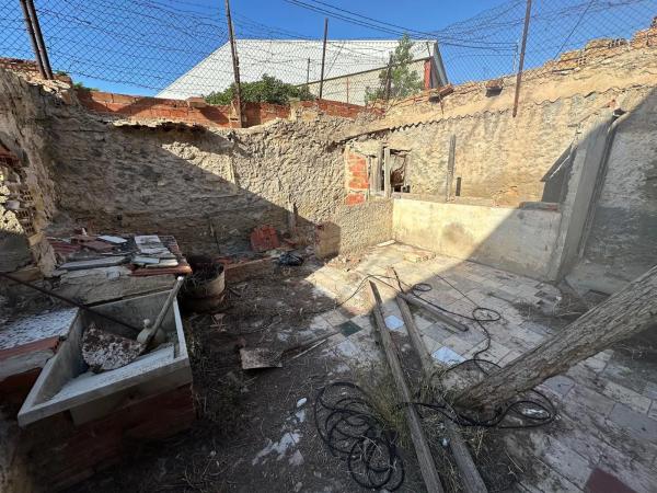 Casa independiente en calle la Nucía