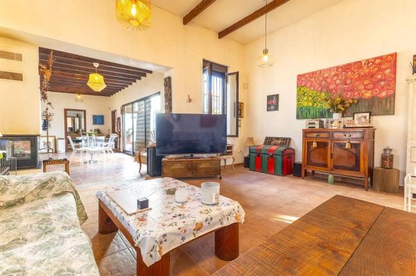 Casa independiente en calle Nardo