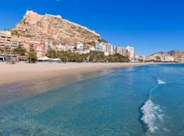 Piso en CL Calpe
