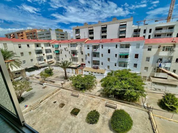 Piso en calle de Jacinto Benavente, 14