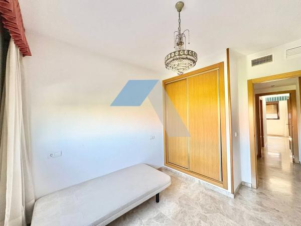 Piso en avenida Juan Sanchis Candela