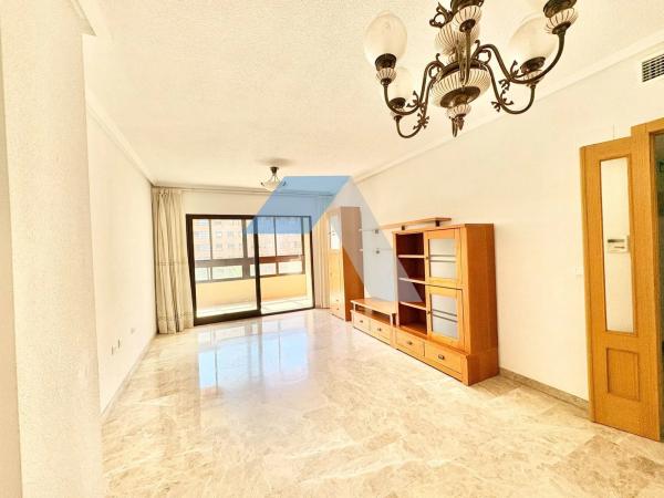 Piso en avenida Juan Sanchis Candela