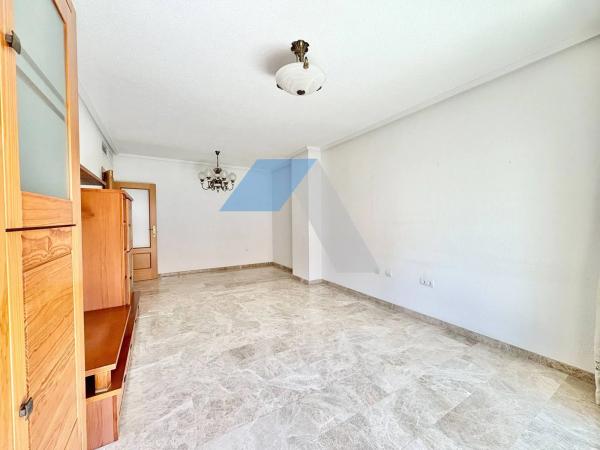 Piso en avenida Juan Sanchis Candela